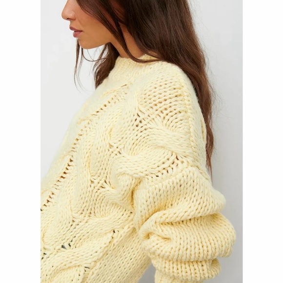 Claire Rose X NA-KD Cable Knitted Sweater in Off White S/M - Picture 5 of 9